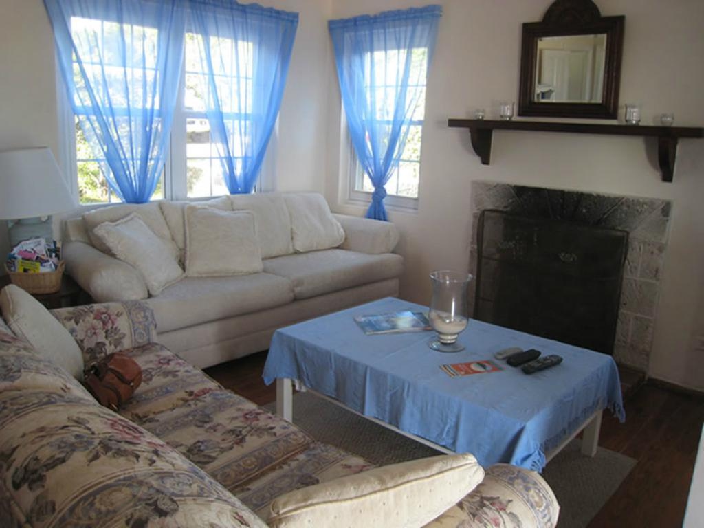 Grape Bay Cottages Mount Pleasant Pokoj fotografie